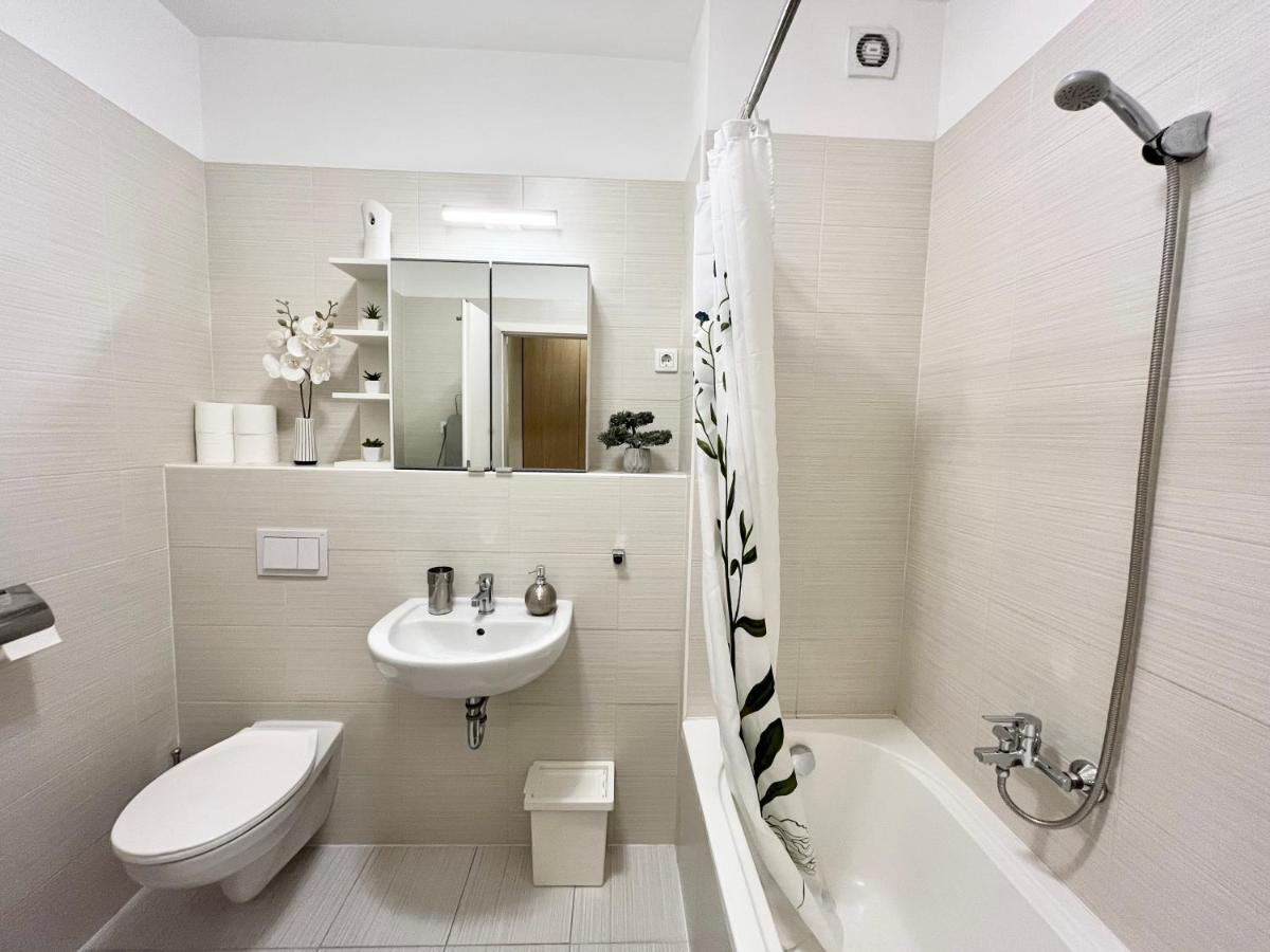 The Prince'S Neighbour Apartment Budapest With Free Garage Extérieur photo